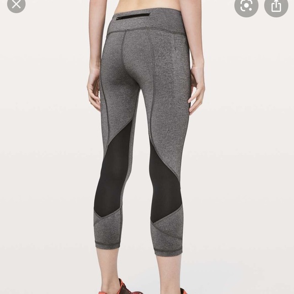 2 Pack Lululemon Pace Rival Crops - Picture 3 of 5